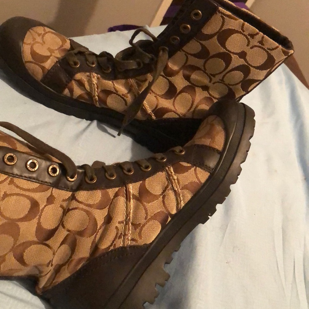 Coach brand boots size 8 1/2 women . Barley worn